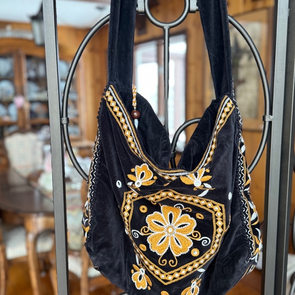 Free People Vic Velvet Slouchy Bag - Picture 4 of 12